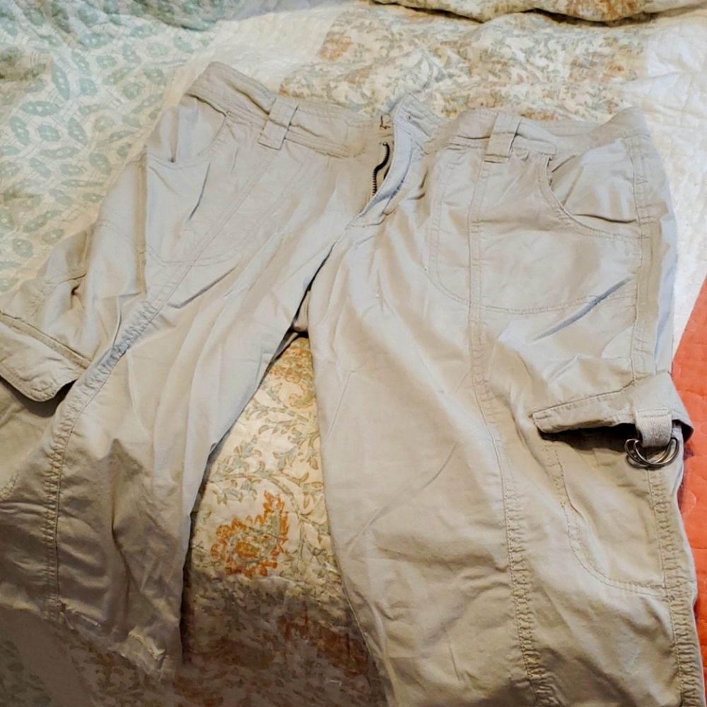 Capris, JW